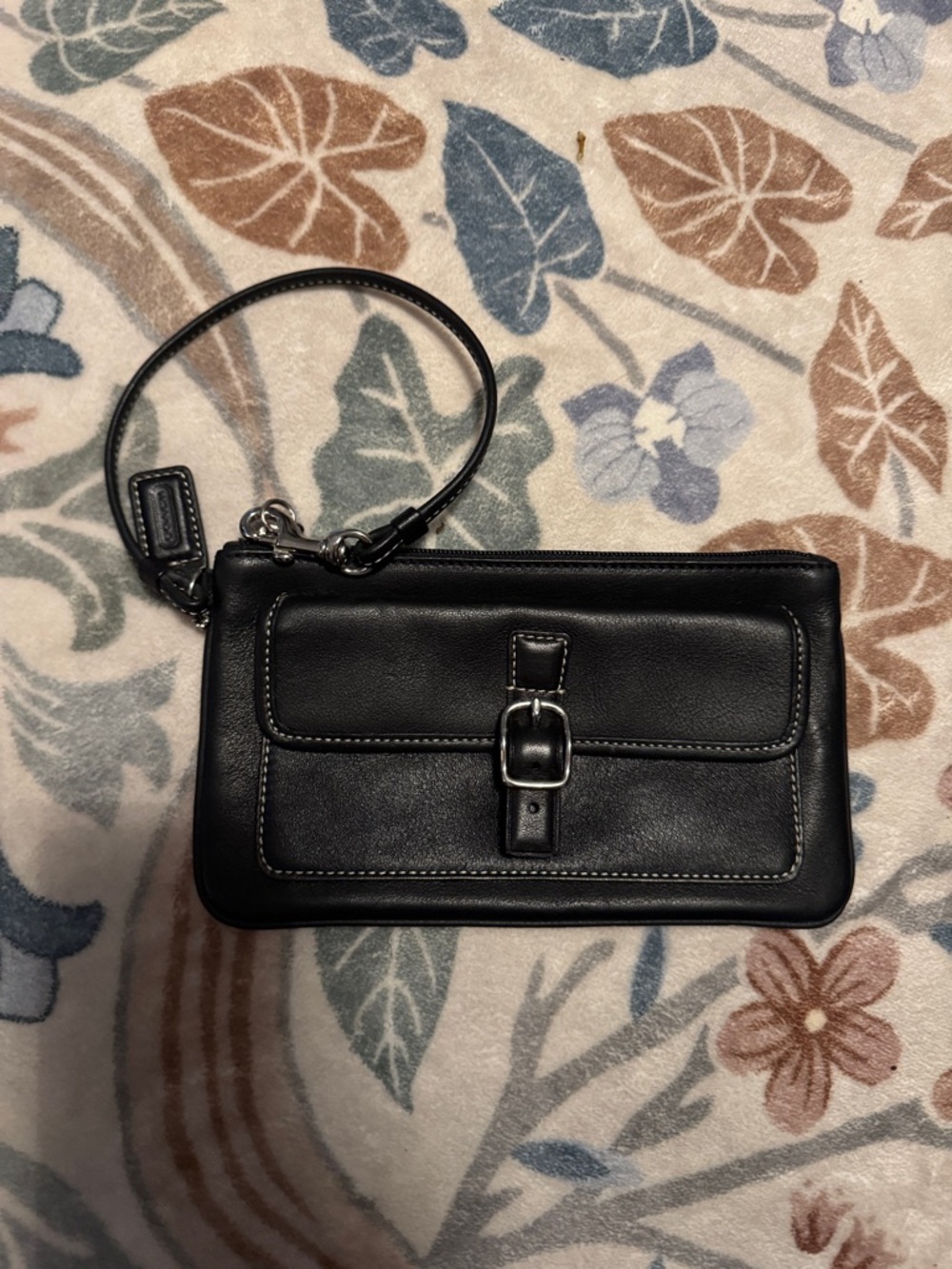 Elegant Coach Black Leather Wristlet